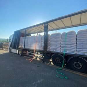 Camion carico di 24 pallet di pellet di abete Abêtie – 1872 sacchi da 15 kg